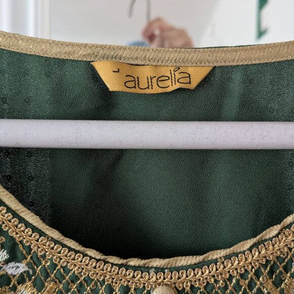 Elegant Green & Gold Embroidered Kurta – Size L - Picture 3 of 4